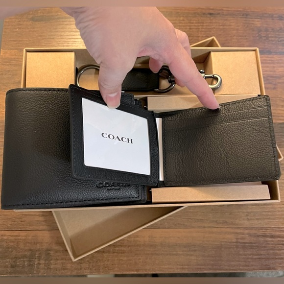 NEW Coach 3-1 Wallet-Key Fob Gift Set - Picture 4 of 7
